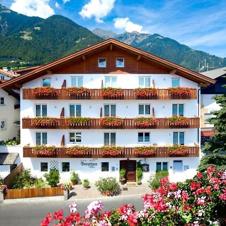 Garni Hotel Dorothea Tirolo Luaran gambar
