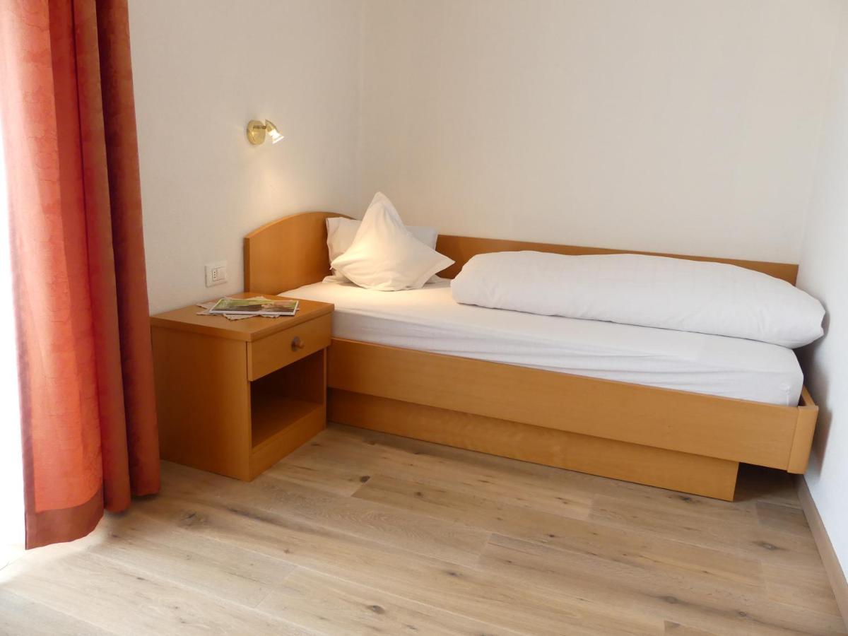 Garni Hotel Dorothea Tirolo Luaran gambar