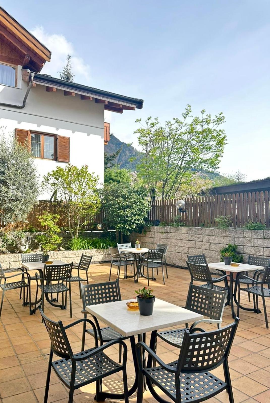 Garni Hotel Dorothea Tirolo Luaran gambar