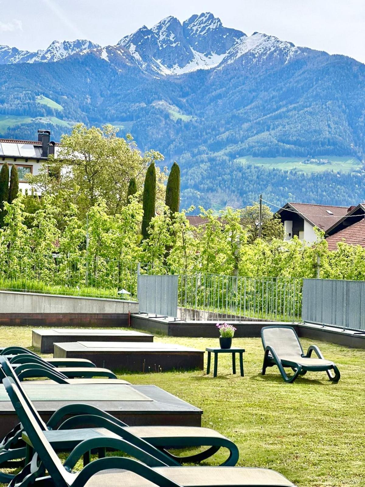 Garni Hotel Dorothea Tirolo Luaran gambar