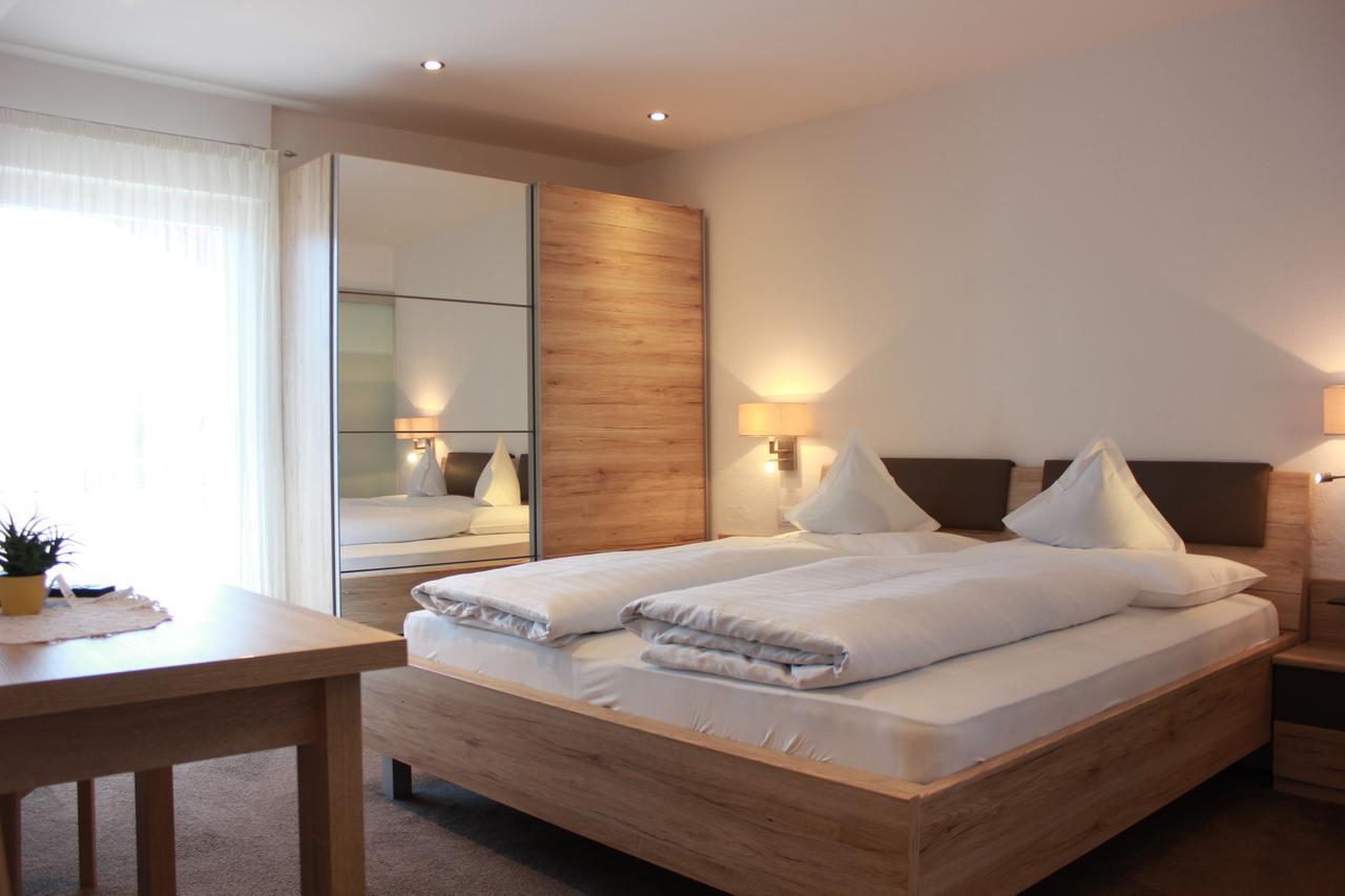 Garni Hotel Dorothea Tirolo Luaran gambar